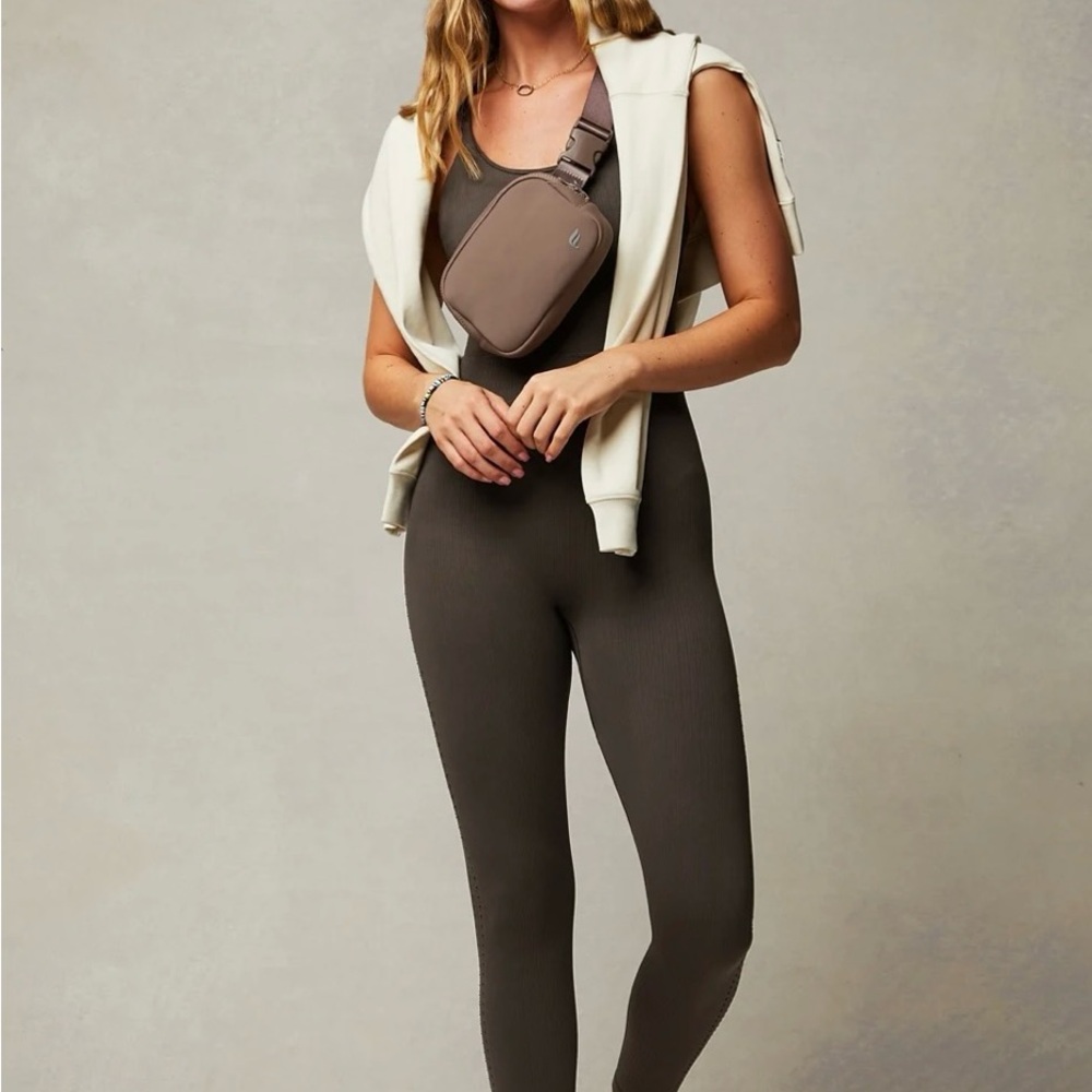 NWT Fabletics Seamless Ribbed bodysuit, Size S, Color Taupe Slate